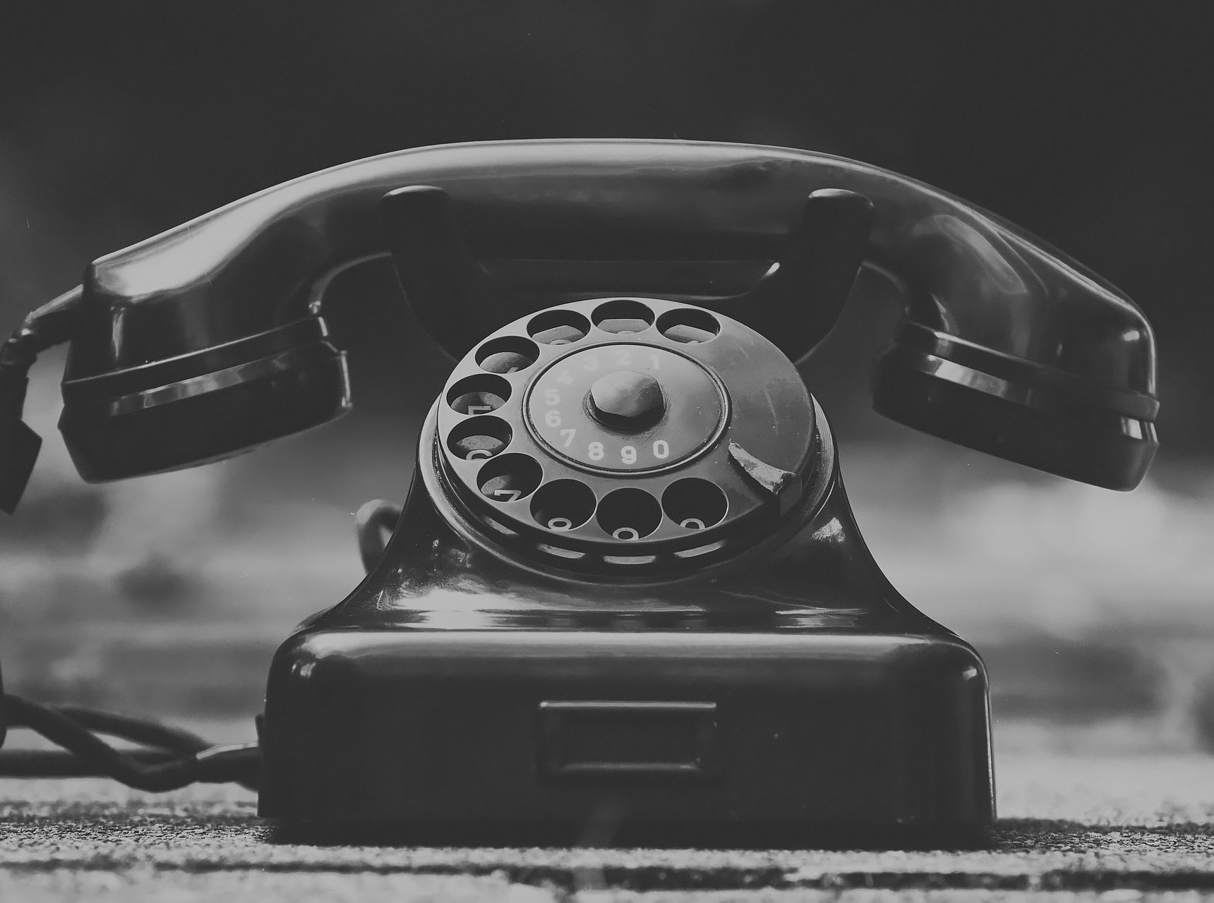gammel drejeskivetelefon